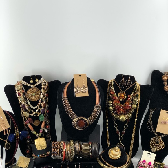 Beautiful Vintage To Now Jewelry Lot - Picture 9 of 11